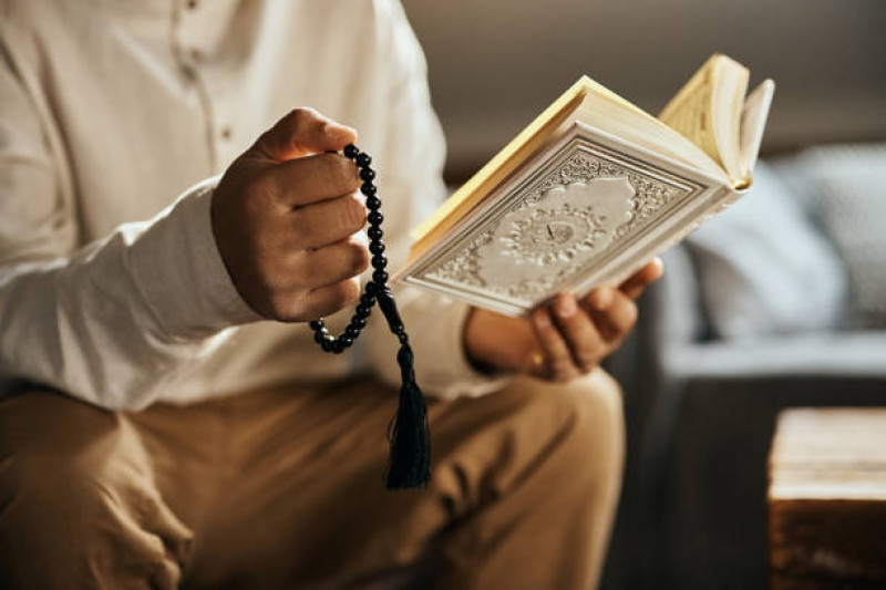 Bisikan di Sajdah yang Didengar di Langit: Shalat yang Menggetarkan Arasy